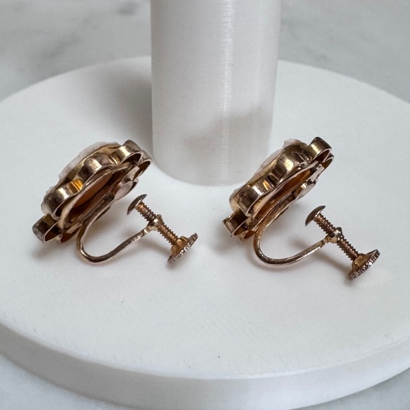 Vintage 12K Gold Filled GF Carved Shell Cameo Screw-back Earrings 4.72 Gram - Picture 6 of 11